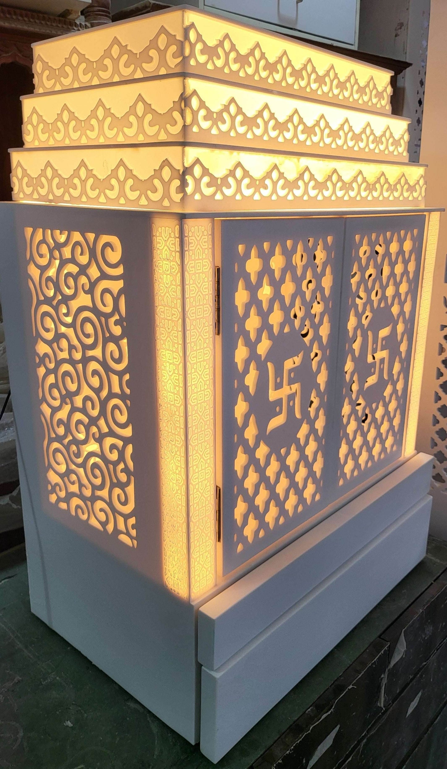 Corian temple with door wallmount - Home temple