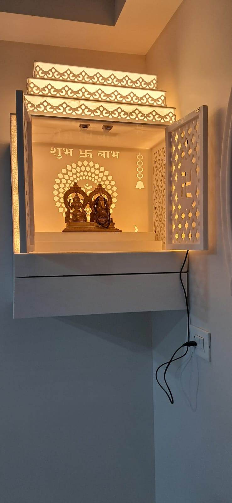 Corian temple with door wallmount - Home temple
